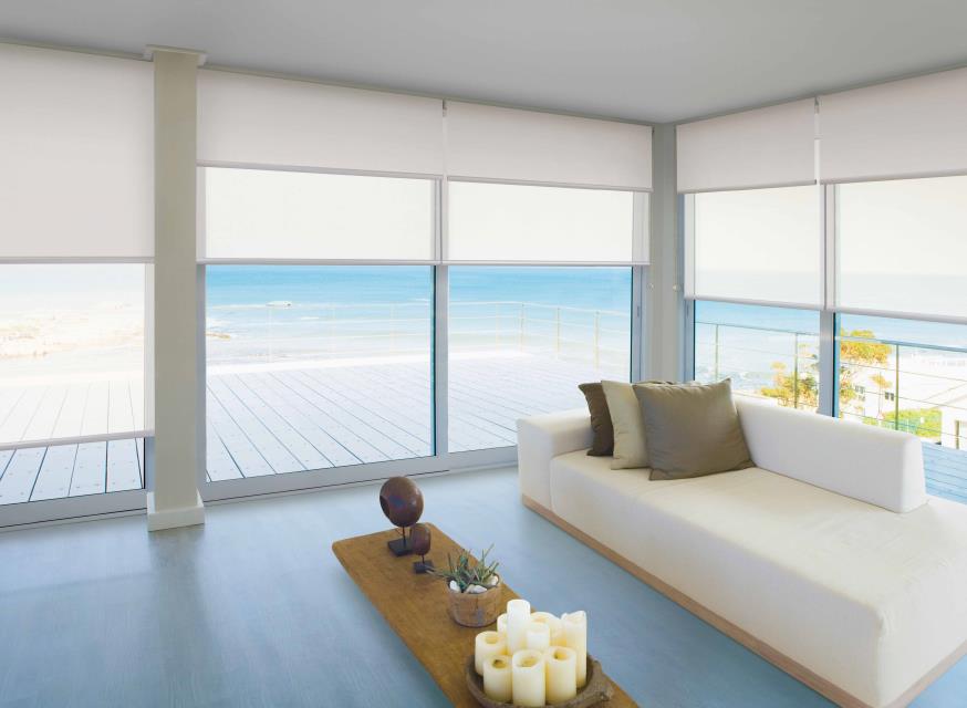 Motorised roller blinds with Edge technology
