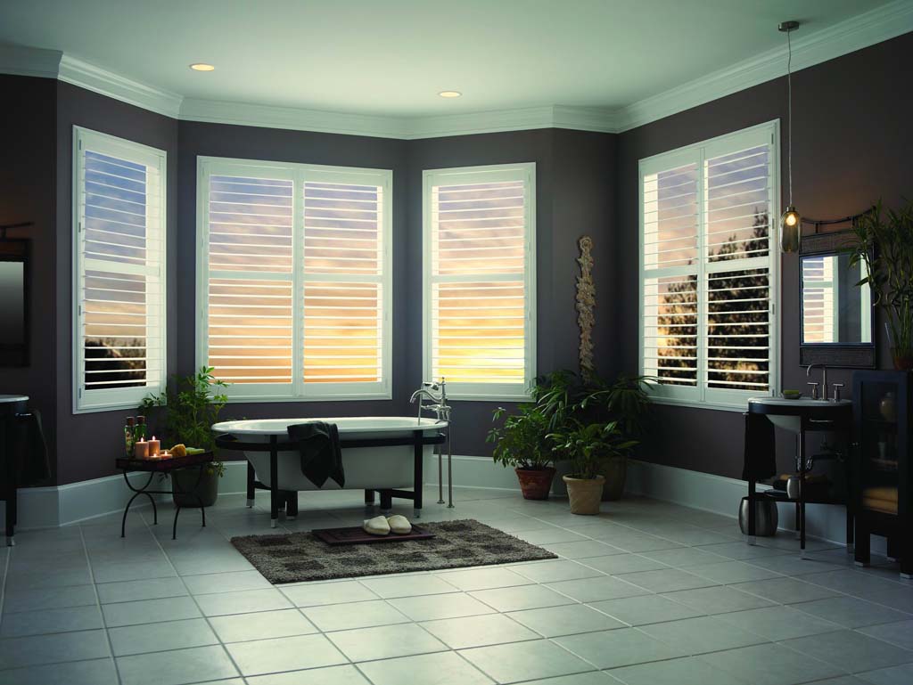 polysatin-shutters-luxaflex-newstyle-bathroom